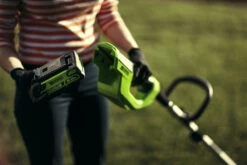 Greenworks 2109807AU-Kit-2 G-MAX 40V 2.0Ah Lithium-Ion Cordless String Line Trimmer / Whipper Snipper Combo Kit STF312 2101507-Kit -Tools Discounts 2101507AU 4