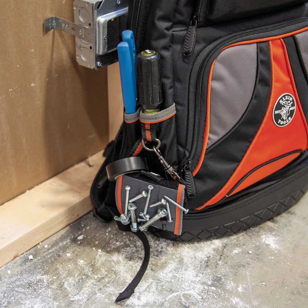 KLEIN Tools A-55895 Tradesman Pro™ Rare-Earth Magnetic Wristband 9 KLEIN Tools A-55895 Tradesman Pro™ Rare-Earth Magnetic Wristband - Image 7