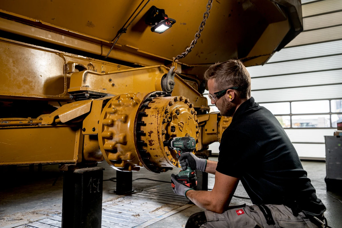 Metabo SSW 18 LTX 800 BL 18V Lithium-ion Cordless Brushless 800Nm 1/2″ Square Drive High Torque Impact Wrench – Tool Only 602403840 7 Metabo SSW 18 LTX 800 BL 18V Lithium-ion Cordless Brushless 800Nm 1/2″ Square Drive High Torque Impact Wrench – Tool Only 602403840 - Image 5