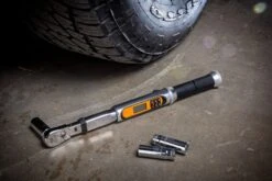 GEARWRENCH 85195 3/8″ Square Drive 120XP™ Flex Head Electronic Digital Torque Wrench With Angle 13.5-135Nm / 10-100ft/lbs -Tools Discounts 85195 2 scaled 2