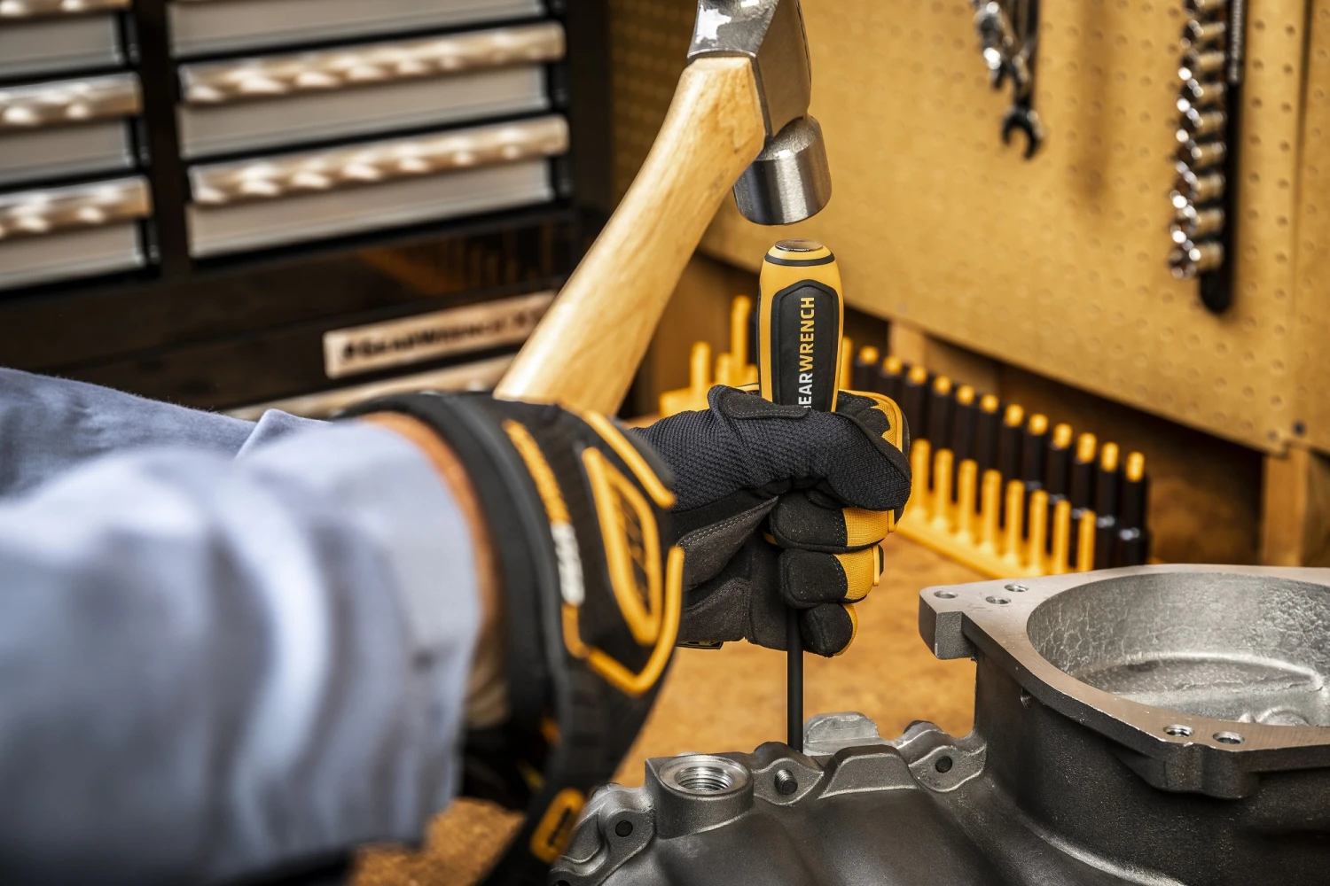 GEARWRENCH 86090 2 Piece BOLT BITER™ Dual Material Extraction Screwdriver Set 11 GEARWRENCH 86090 2 Piece BOLT BITER™ Dual Material Extraction Screwdriver Set - Image 9