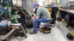 GEARWRENCH 86994 Pneumatic Adjustable Height Swivel Mechanics Shop Stool / Seat 18″ To 22″ -Tools Discounts 86994 5