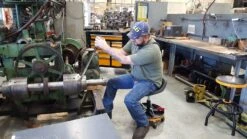 GEARWRENCH 86994 Pneumatic Adjustable Height Swivel Mechanics Shop Stool / Seat 18″ To 22″ -Tools Discounts 86994 6