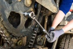 HAZET 916LG 1/2″ Square Drive Reversible Ratchet Extendable From 410mm To 590mm – Made In Germany -Tools Discounts 916LG 4