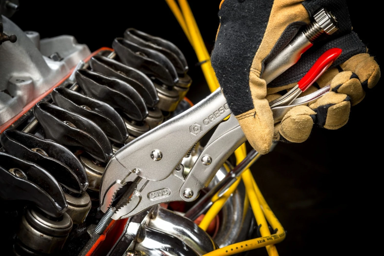 CRESCENT C10CVN-08 10″ 250mm Curved Jaw Locking Pliers With Wire Cutter 7 CRESCENT C10CVN-08 10″ 250mm Curved Jaw Locking Pliers With Wire Cutter - Image 5