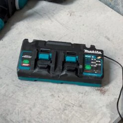 Makita DC40RB 40V MAX XGT Dual Port Lithium-Ion Rapid Fast Battery Charger 191N15-3 -Tools Discounts DC40RB 1