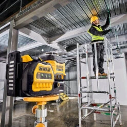 DeWALT DCE089D1G18-XE 18V 2.0Ah Lithium-Ion Cordless Rechargeable Green Beam Self Levelling X3 360 Degree Cross Multi-Line Laser Level Kit -Tools Discounts DCE089D1G18 XE 5