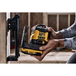 DeWALT DCLE34031D1-XE 18V 2.0Ah Lithium-Ion Compact Cordless Rechargeable Green Beam Self Levelling X3 360 Degree Cross Multi-Line Laser Level Kit -Tools Discounts DCLE34031D1 XE 8