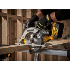 DeWALT DCS565N-XJ 18V XR Lithium-Ion Brushless Cordless 165mm (6-1/2″) Circular Saw – Tool Only -Tools Discounts DCS565N XJ 4