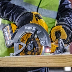 DeWALT DCS578N-XE 54V XR Lithium-Ion FLEXVOLT Brushless 184mm (7″) Cordless Circular Saw – Tool Only -Tools Discounts DCS578N XE 5
