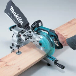 Makita DLS713Z 18V Lithium-Ion Cordless Mobile 190mm (7-1/2″) Slide Compound Mitre Saw – Skin Only 5 Makita DLS713Z 18V Lithium-Ion Cordless Mobile 190mm (7-1/2″) Slide Compound Mitre Saw – Skin Only -Tools Discounts DLS713Z 1 1