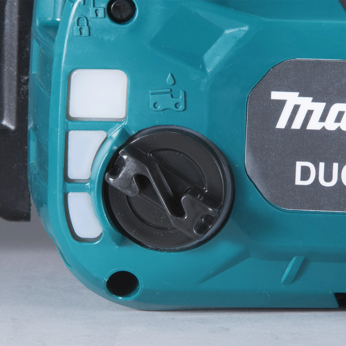 Makita DUC254Z 18V Brushless Lithium-Ion Cordless Chainsaw 250mm 10” – Tool Only 7 Makita DUC254Z 18V Brushless Lithium-Ion Cordless Chainsaw 250mm 10” – Tool Only - Image 5