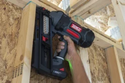 Senco F-35XP Evolve 18V 4.0Ah Brushless Cordless Framer 34 Degree 90mm Framing Nailer Kit -Tools Discounts F 35XP Application 11 scaled 1