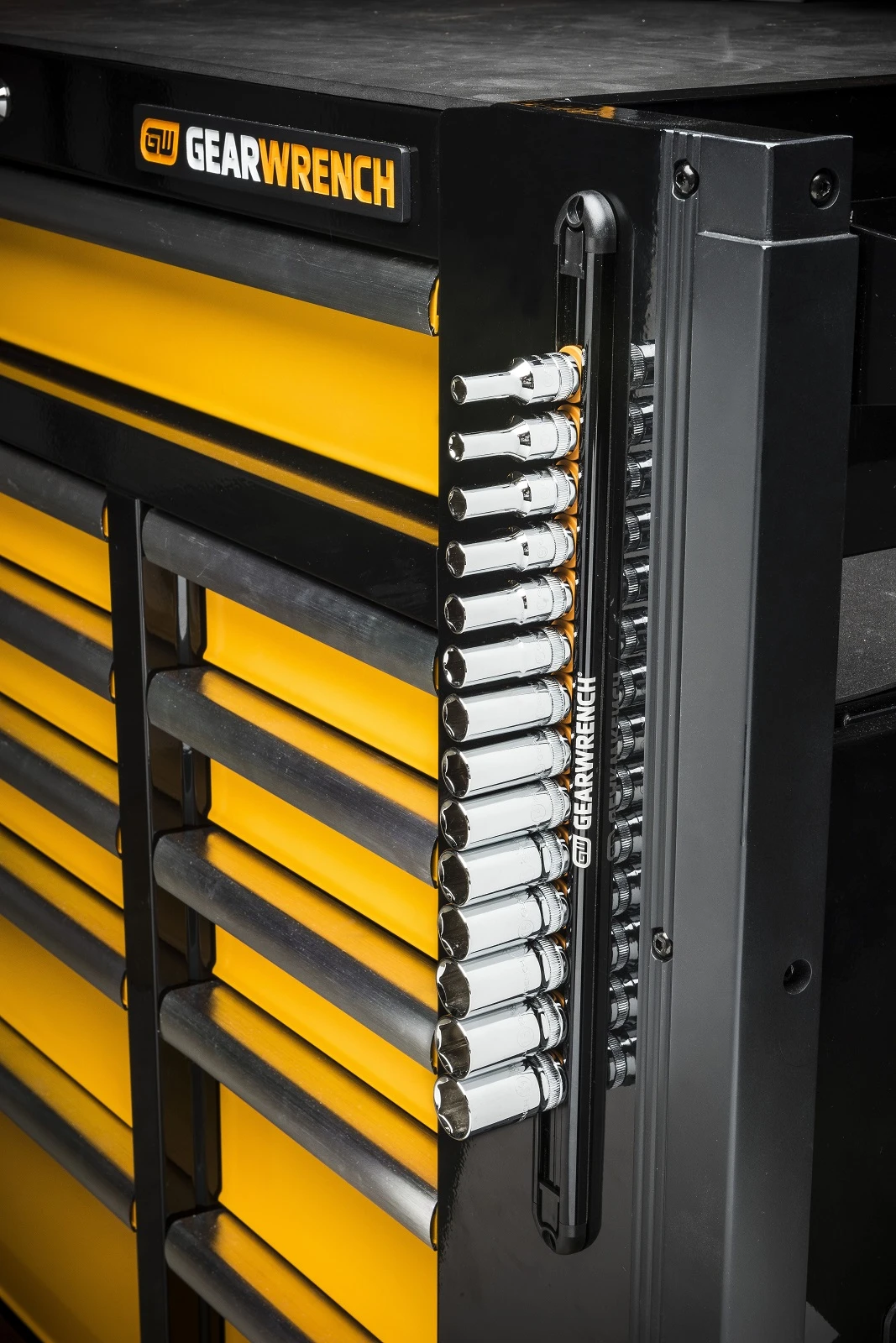 GEARWRENCH 83128 1/2″ Drive Magnetic Socket Rail Includes 14 Clips 8 GEARWRENCH 83128 1/2″ Drive Magnetic Socket Rail Includes 14 Clips - Image 6