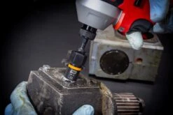 GEARWRENCH 87911 7 Piece 1/4″ & 3/8″ Square Drive Metric BOLT BITER™ Impact Extraction Twist Socket Set -Tools Discounts GW 84758 INUSE01 1