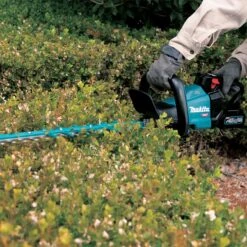 Makita UH009GZ 40V MAX Brushless Lithium-Ion Cordless Hedge Trimmer 750mm – Tool Only 5 Makita UH009GZ 40V MAX Brushless Lithium-Ion Cordless Hedge Trimmer 750mm – Tool Only -Tools Discounts UH009GZ 1